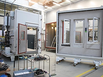 Experimentální studie tepelně-technického chování balkonových dveří v oblasti parapetu